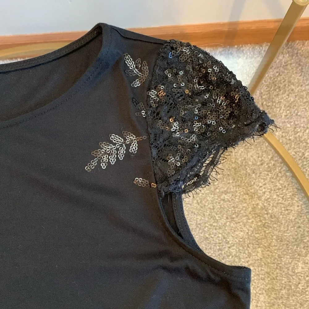 White House Black Market top with sequined cap sleeves - Picture 12 of 16